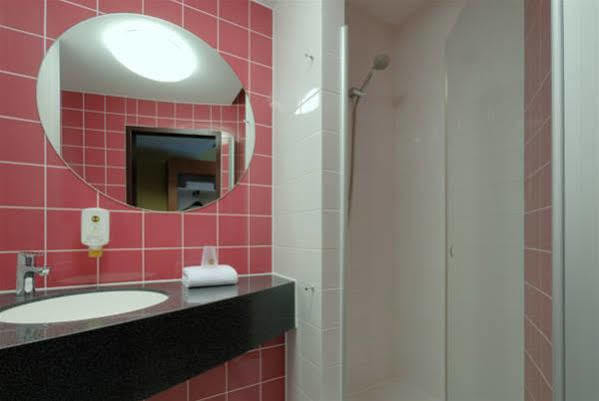B&B Hotel Duesseldorf-Airport Экстерьер фото